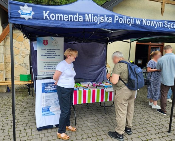 Piknik seniorów w Muszynie. Policja uczy bezpieczeństwa