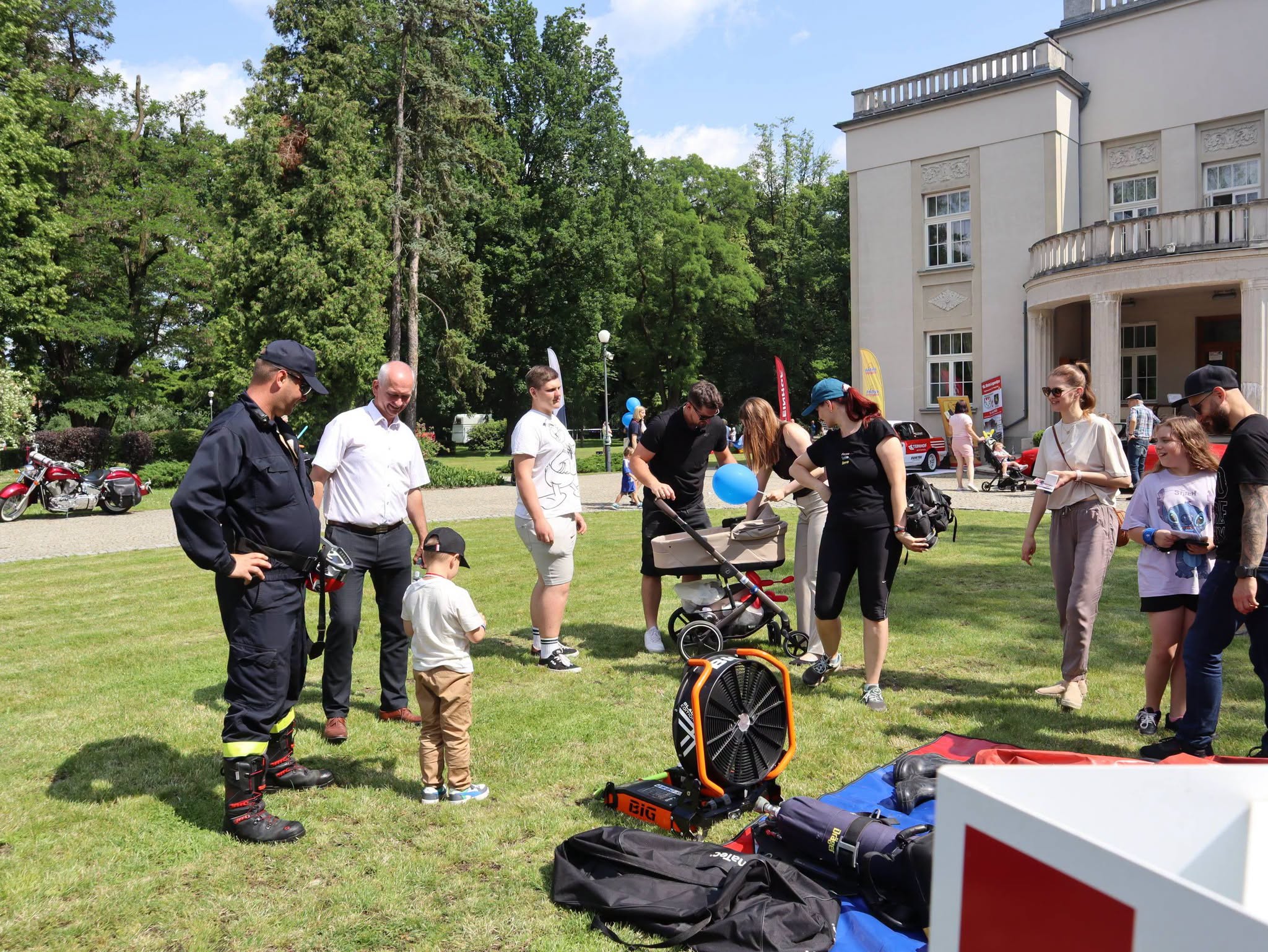 Piknik w ogrodzie Kwiatkowskiego. Pokazy, treningi i muzyka