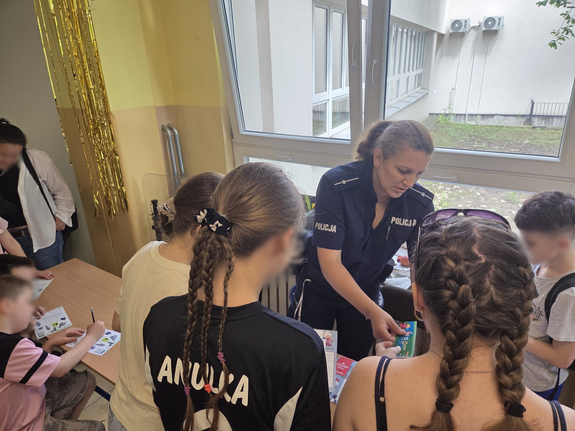 Policja i Straż Miejska uczyły dzieci bezpieczeństwa przed wakacjami