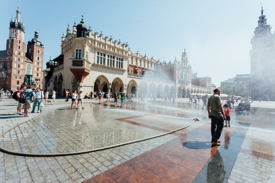 Upały na Małopolsce. Jak chronić siebie, dzieci i zwierzęta?