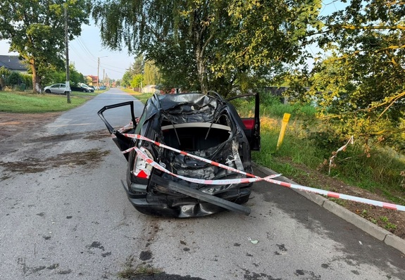 16-latek bez uprawnień spowodował wypadek w Brzeszczach. W aucie było pięciu nastolatków