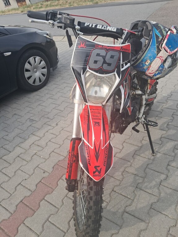 17-latek jechał crossem bez prawa jazdy. Policja zatrzymała pojazd