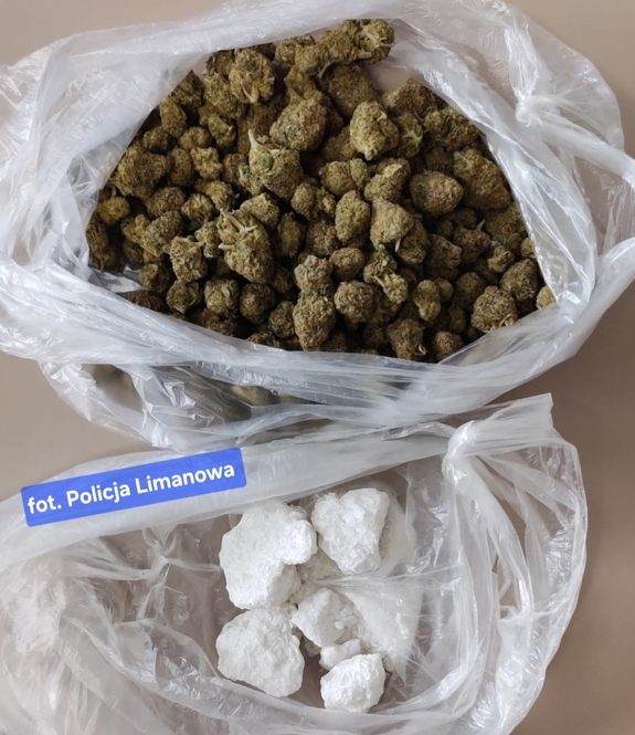 40-latek zatrzymany z narkotykami. Policja zabezpieczyla marihuana i mefedron