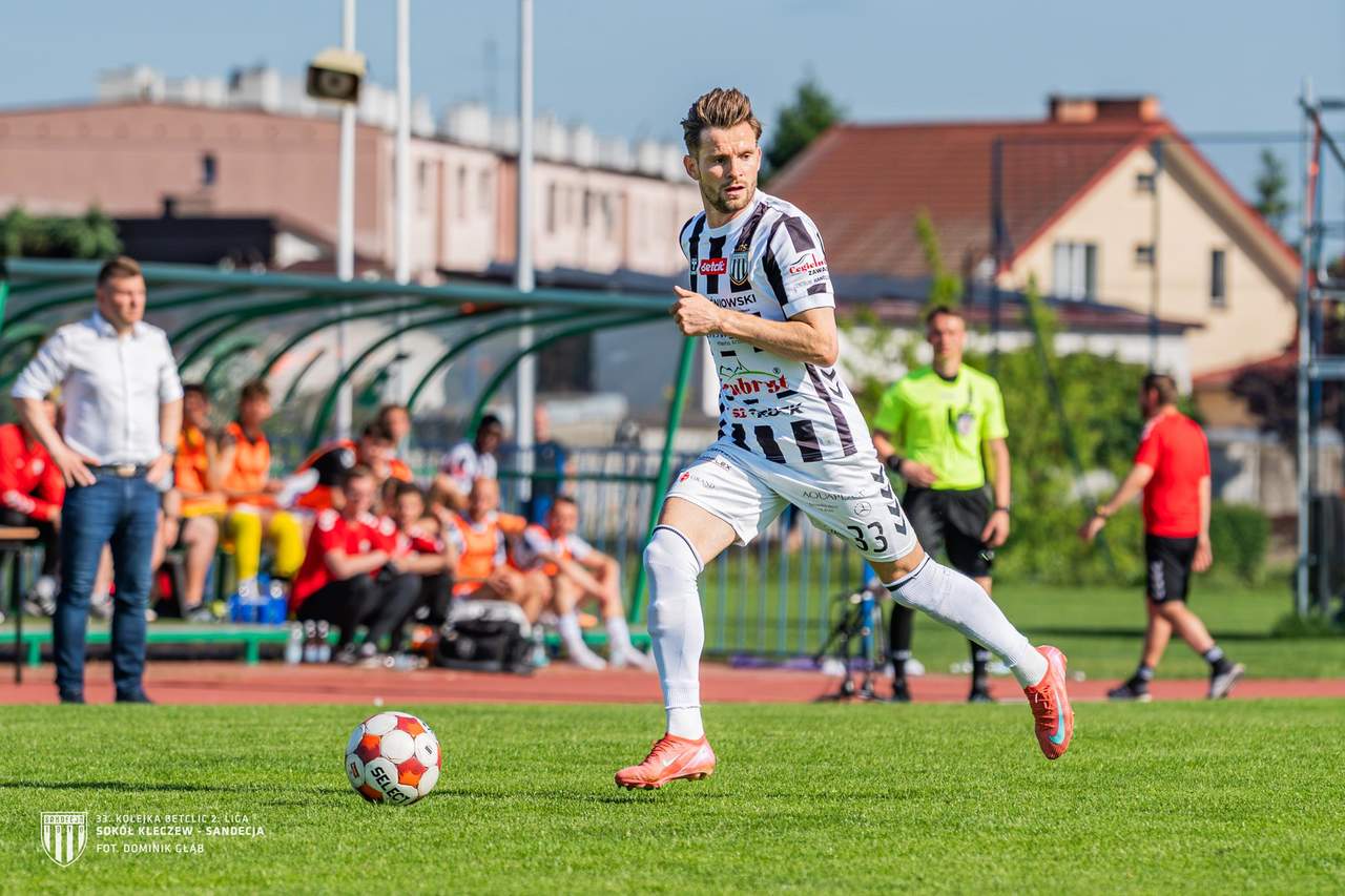 Bartłomiej Kasprzak przedłużył kontrakt z Sandecją Nowy Sącz