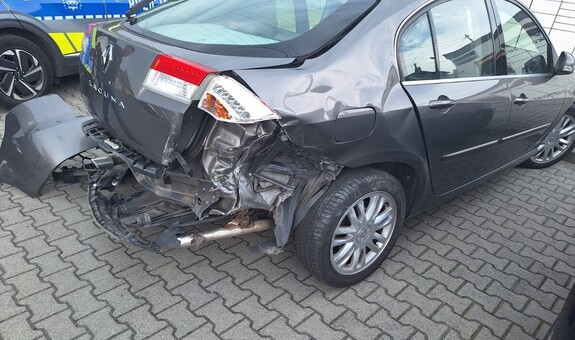 Chełmek. Policja zatrzymała pijanego kierowcę, który uciekł z miejsca kolizji