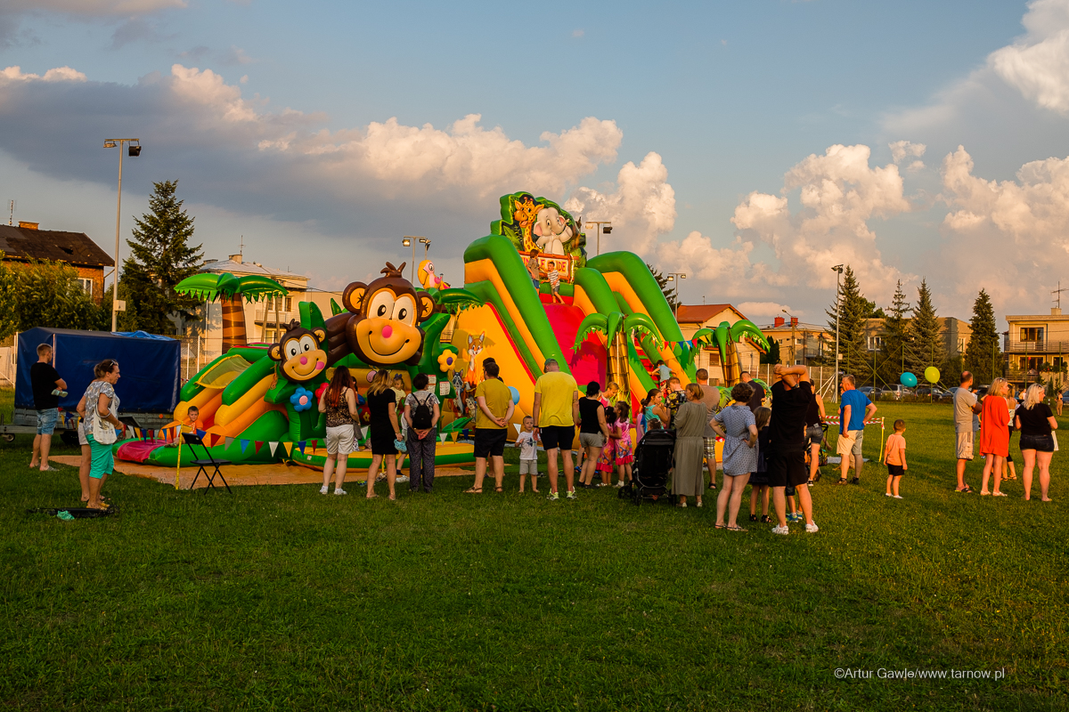 Dzień Dobrego Sąsiada w Tarnowie. Zabawy, koncert i loty balonem