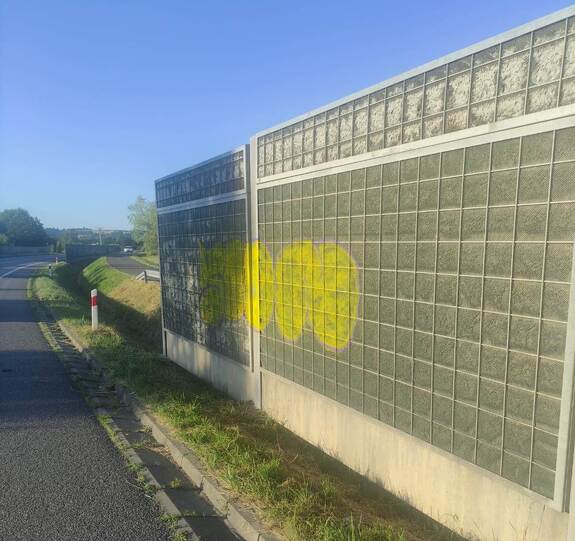 Gorliccy policjanci po służbie zatrzymali młodych wandali. Malowali ekrany dźwiękochłonne