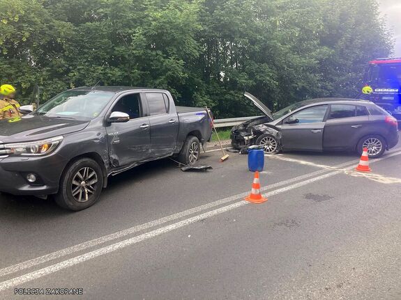 Kolizja na zakopiance w Białym Dunajcu. 19-latek stracił ostrożność
