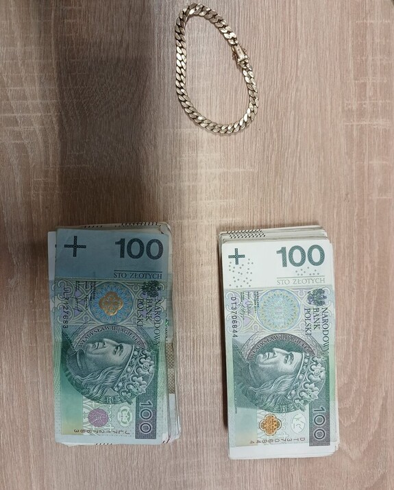 Kraków: 56-latka i jej znajomy aresztowani za kradzież plecaka z 46 tysiącami złotych