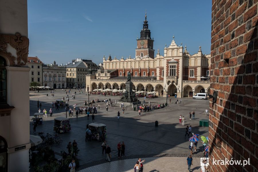 Kraków walczy z nielegalnymi imprezami na Rynku Głównym