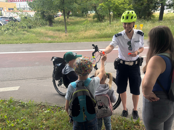 Policja przypominała o bezpieczeństwie. Działania "NURD" w Krakowie