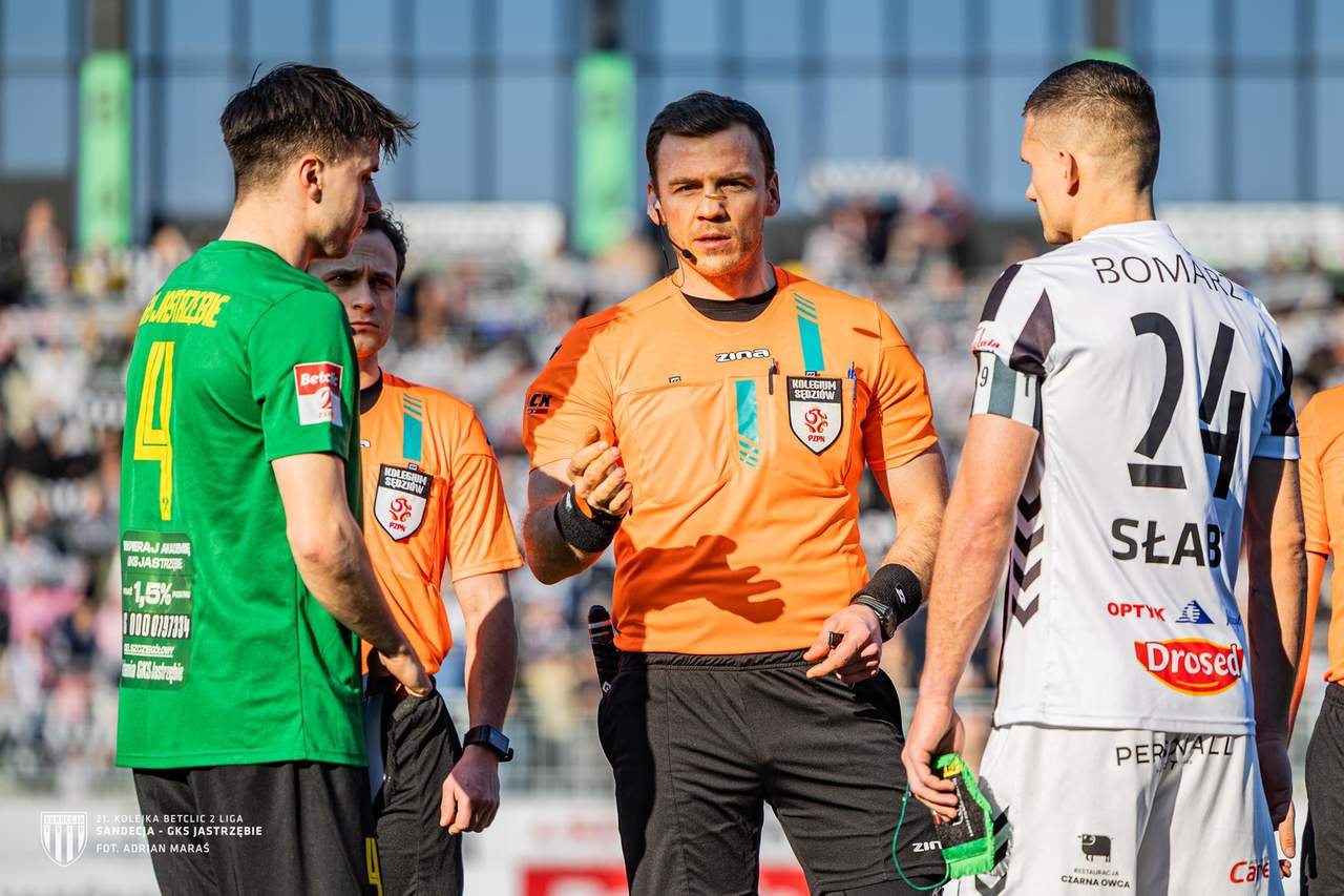 Rafał Szydełko poprowadzi mecz Sandecji z Chojniczanką