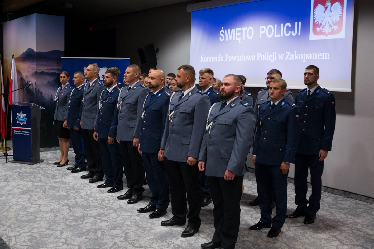 Święto Policji w Zakopanem. 32 policjantów otrzymało awanse