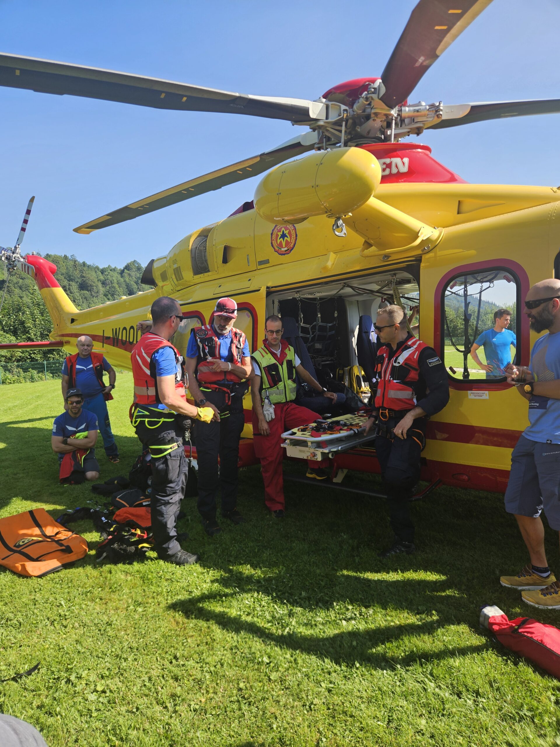 TOPR testuje nowy śmigłowiec AW139. Ratownicy oceniają możliwości w Tatrach