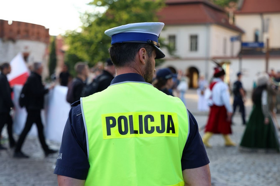 Weekend pełen naruszeń na drogach Krakowa. Ponad tysiąc kontroli i groźne incydenty z hulajnogami