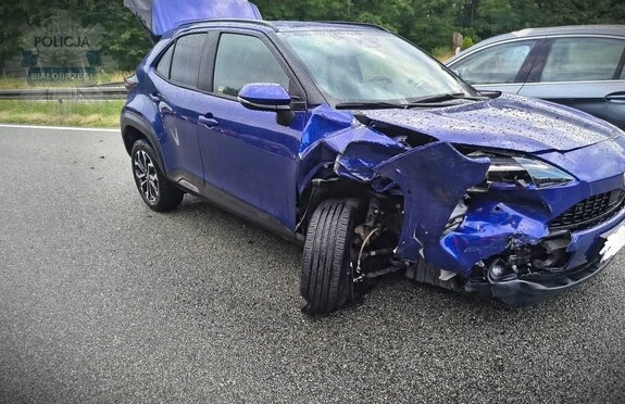 Wypadek na S7, ucieczka kierowcy i narkotyki w bagażniku