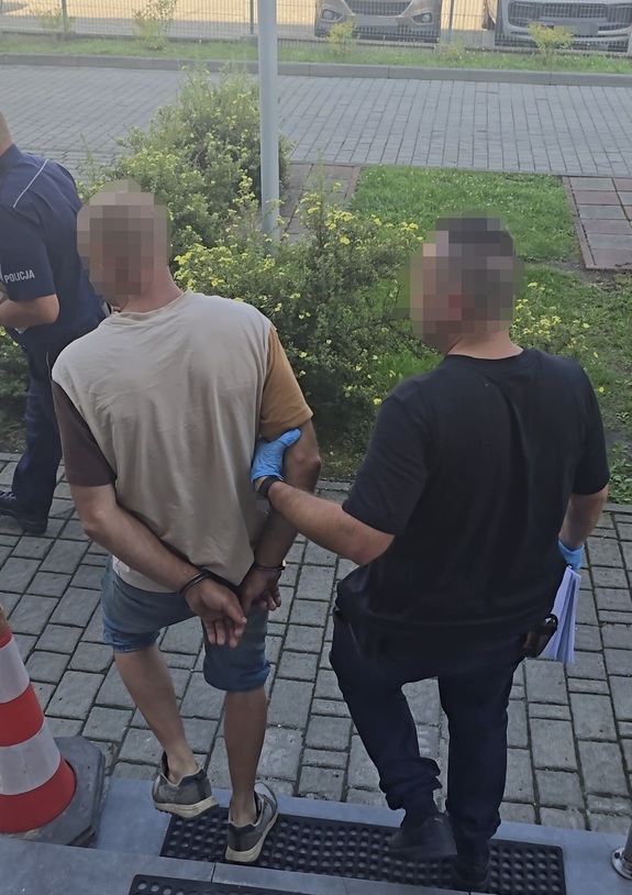 Nietrzeźwy z dożywotnim zakazem za kółkiem. Zatrzymany w Alwerni, trafił do aresztu