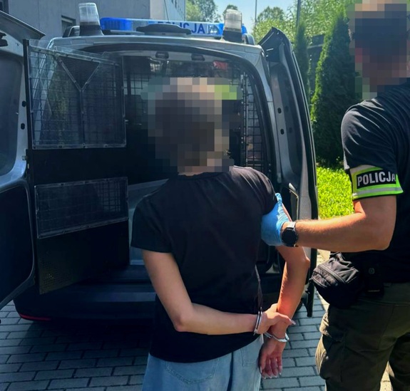 Policja z Wadowic zatrzymała poszukiwaną 32-latkę. Znaleźli u niej narkotyki