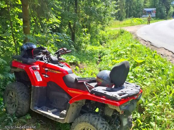 Quad wpadł do rowu w Murzasichlu. Pasażerka ranna