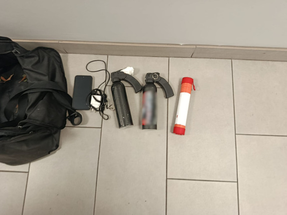 Zatrzymany 17-latek z gazem i racami. Akcja policji podczas meczu Cracovii