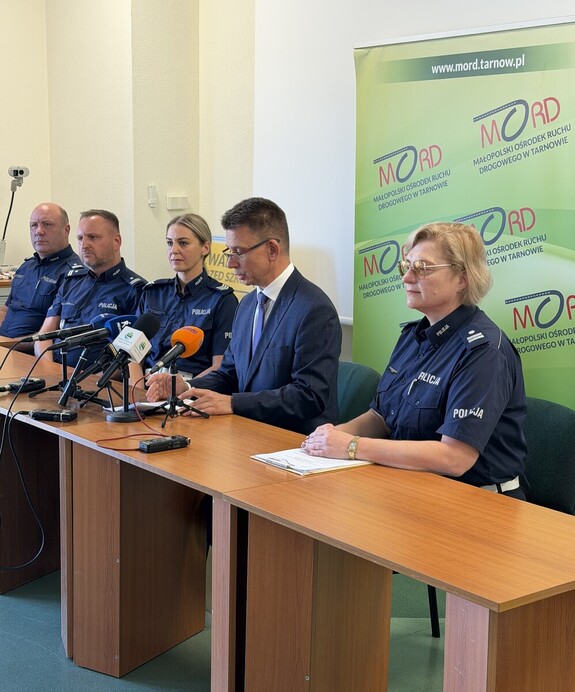 "Zwalniam przed szkołą" - akcja bezpieczeństwa na drogach przed pierwszym dzwonkiem