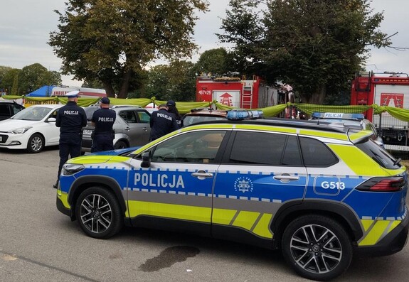 40 policjantów pilnowało bezpieczeństwa Małopolskich Dni Kapusty w Charsznicy