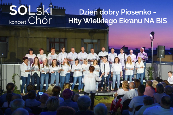 Chór Solski na Scenie na Dachu Teatru z hami z wielkiego ekranu