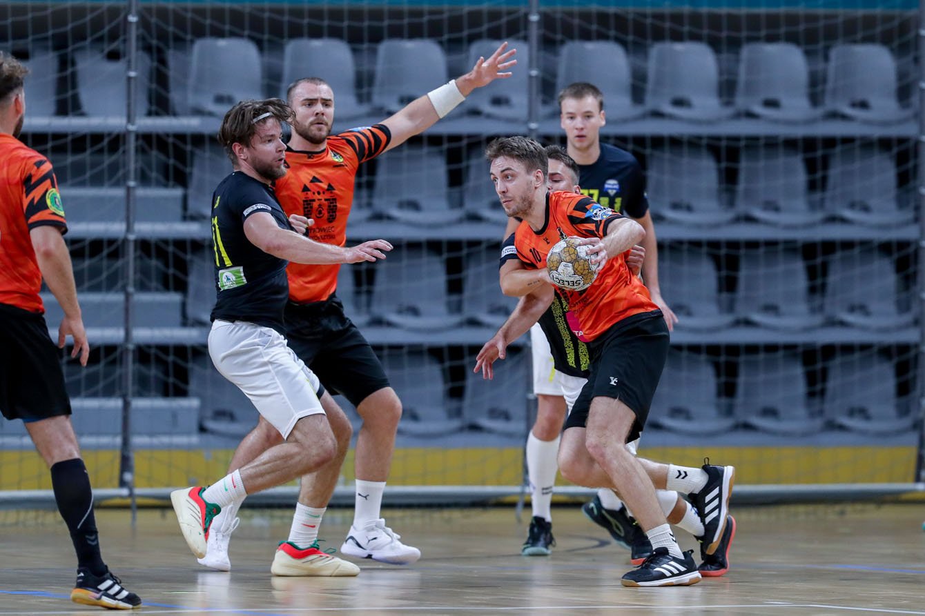 EMES Handball zmierzy się z KSZO Ostrowiec. Rywale już mają zwycięstwo w sezonie