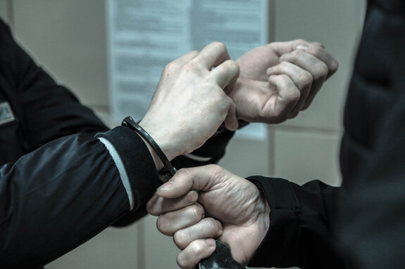 Krakowscy policjanci zatrzymali włamywacza i jego wspólnika