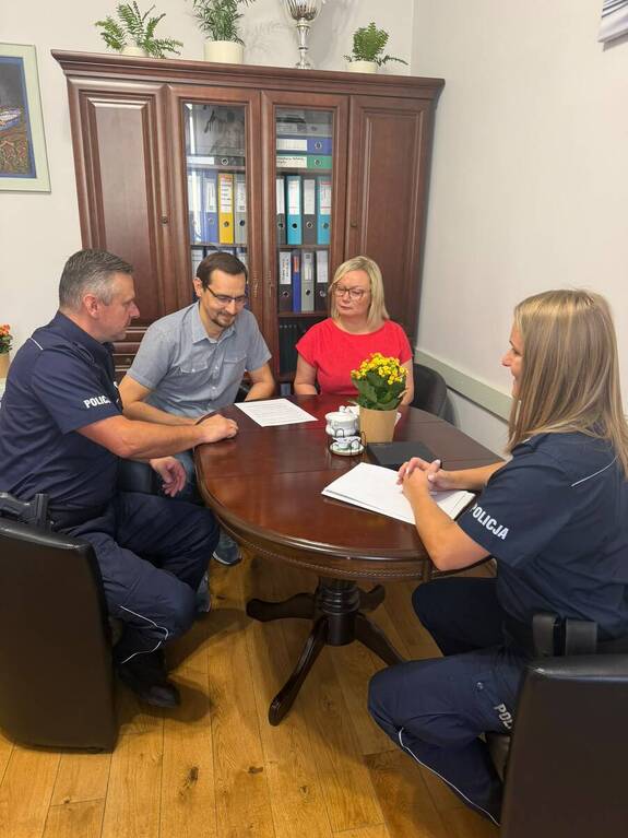 Policja promuje bezpieczeństwo w krakowskich szkołach
