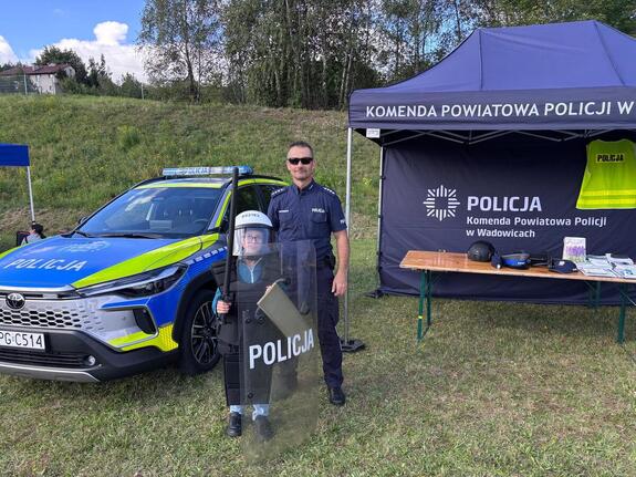 Policjanci na VII Biegu na Zaporę. Sprzęt, edukacja i bezpieczeństwo