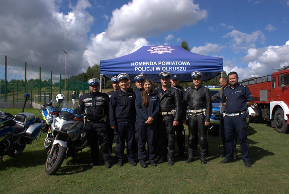 Policjanci promowali bezpieczeństwo na pikniku w Suchej