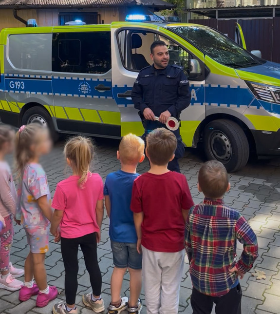 Policjanci z VI komisariatu odwiedzili przedszkolaki. Lekcja bezpieczeństwa w "Lajkoniku"
