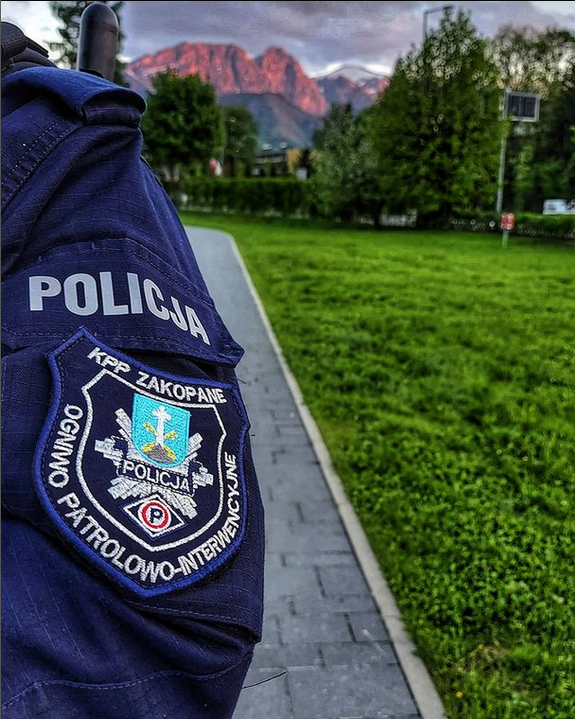 Policjanci z Zakopanego pomogli zagubionej seniorce znaleźć pensjonat