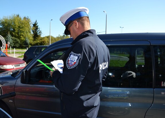 ROADPOL Safety Days w Nowym Sączu. Symulator dachowania i alkogogle na parkingu