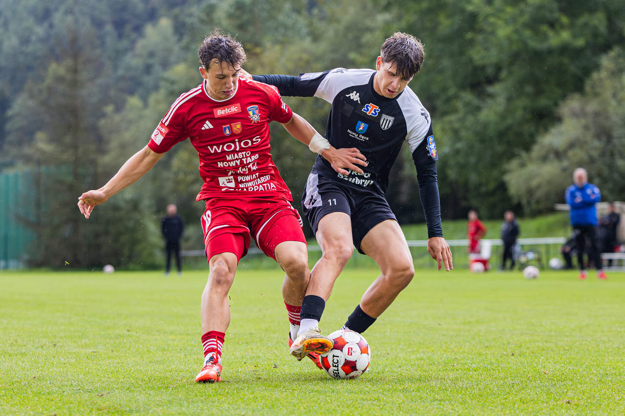 Sandecja przegrywa sparing z Podhalem. Gole Kołbona i Żurawskiego