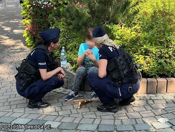 Trzyletniego chłopca znaleźli strażnicy i policjanci na Krupówkach w Zakopanem
