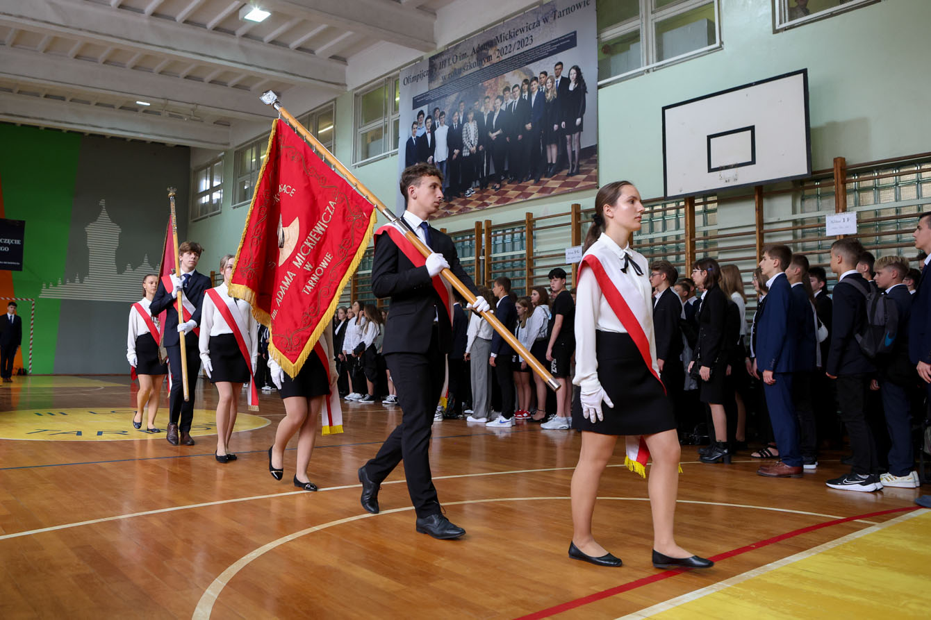 W Tarnowie ruszył nowy rok szkolny. Prawie 18 tys. uczniów wkracza do klas