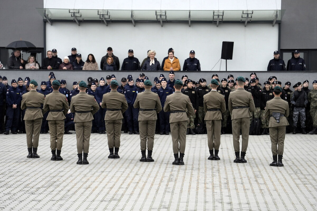 386 uczniów poznało policję. VII edycja spotkań z mundurem w Krakowie