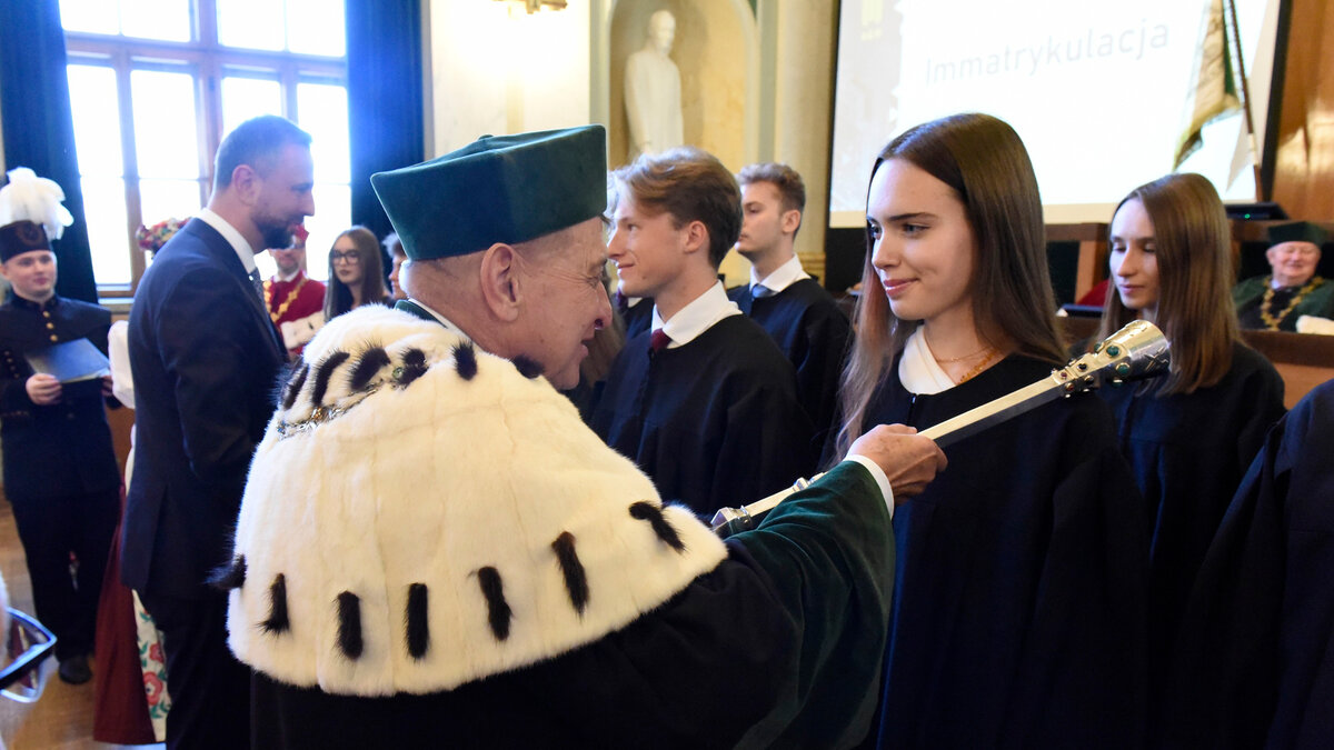 AGH inauguruje 108. rok akademicki. Bezpieczeństwo państwa w centrum uwagi