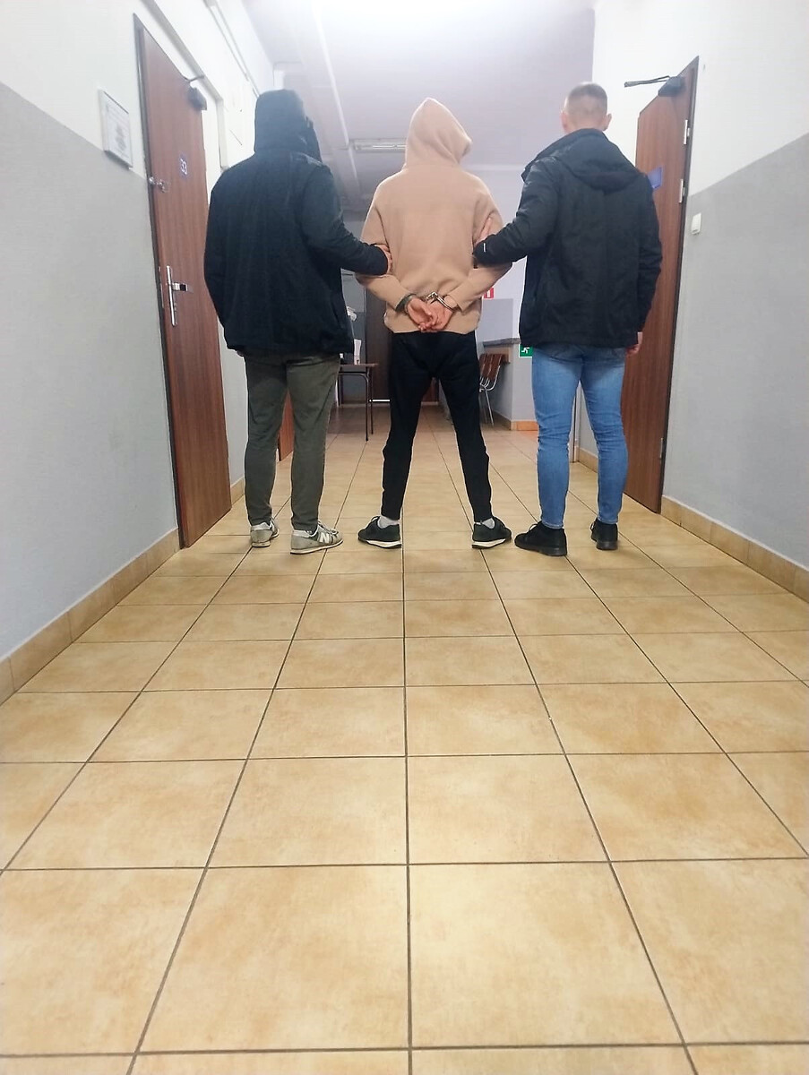 Czterech poszukiwanych zatrzymanych w akcji policji. Jeden z nich ma odbywać karę w Bochni
