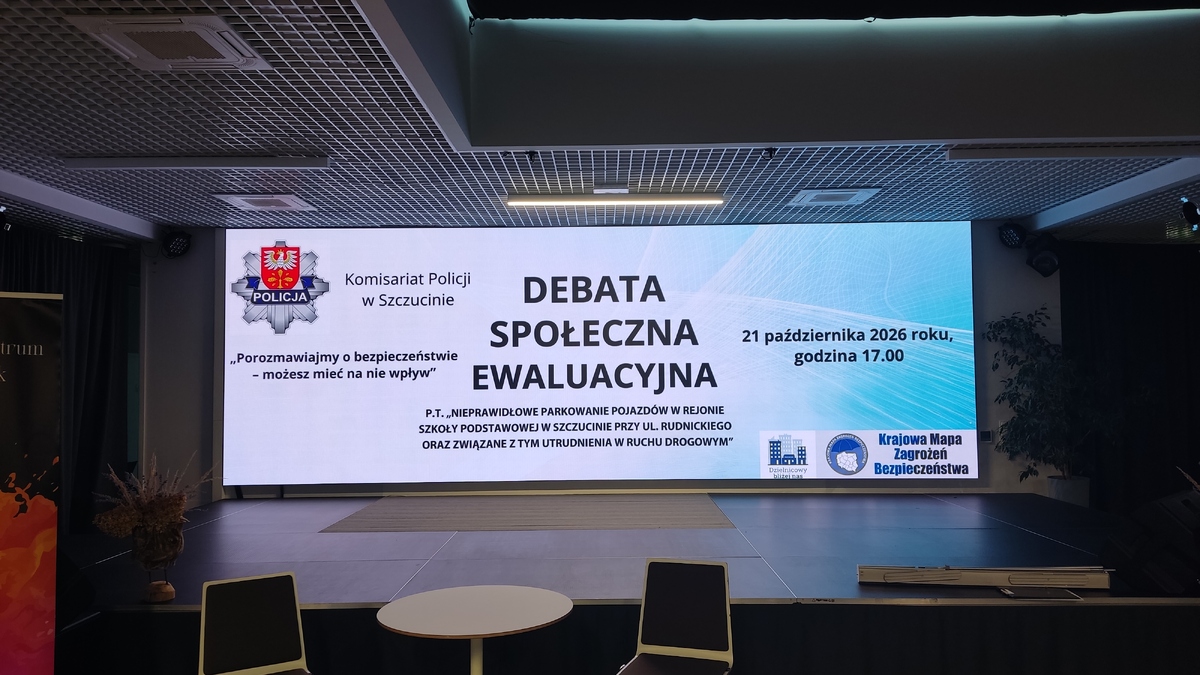 Debata o bezpieczeństwie dzieci. Nieprawidłowe parkowanie przy szczucinskiej szkole