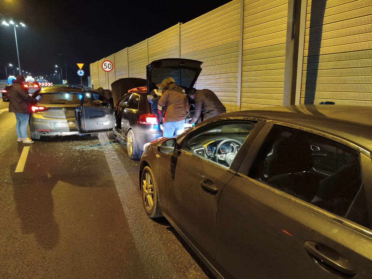Dwanaście osób zamieszanych w narkotykowy proceder. Pięć w areszcie