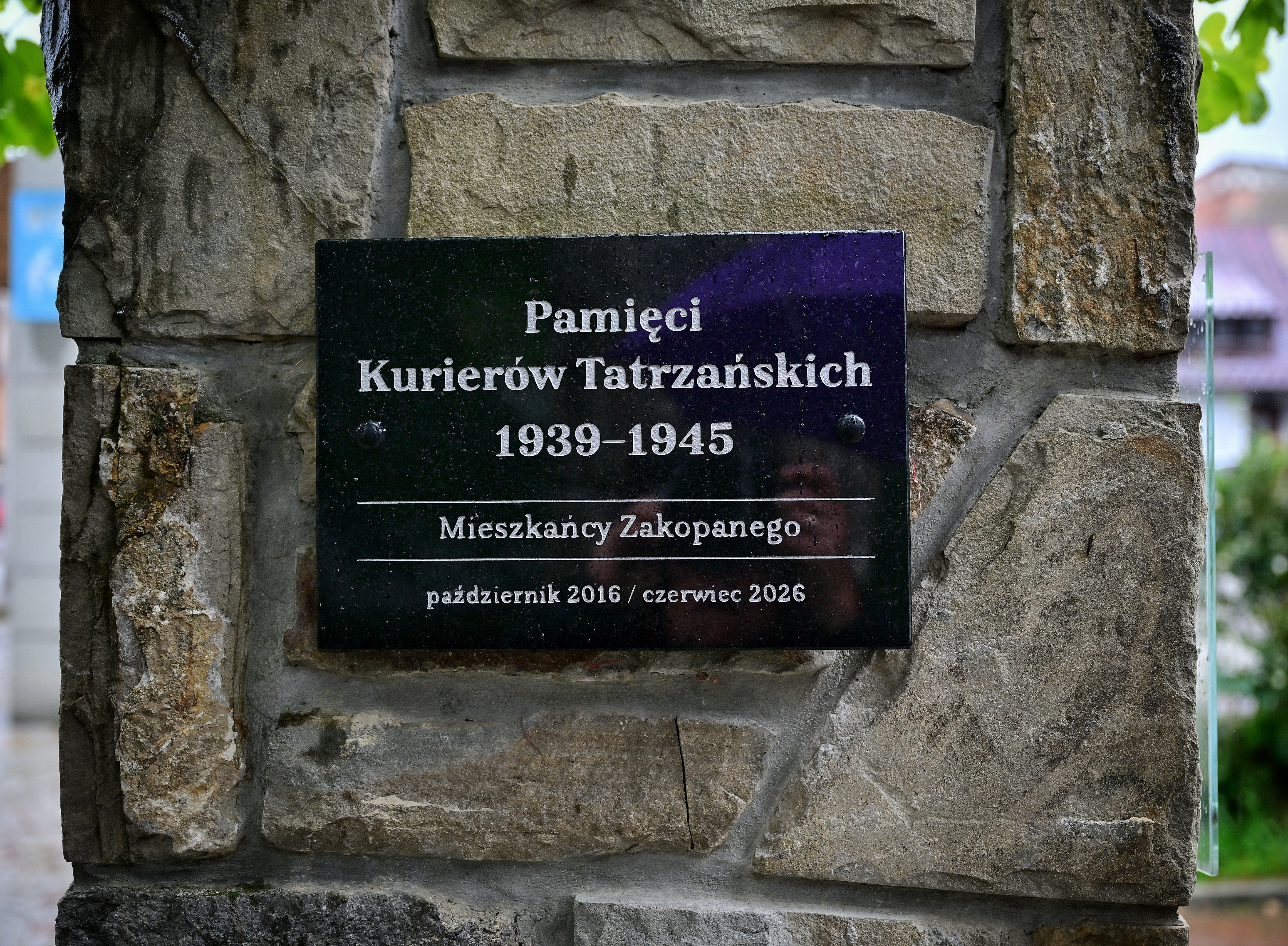 Granitowe tablice dla Kurierów Tatrzańskich. Zakopane upamiętnia bohaterów II wojny