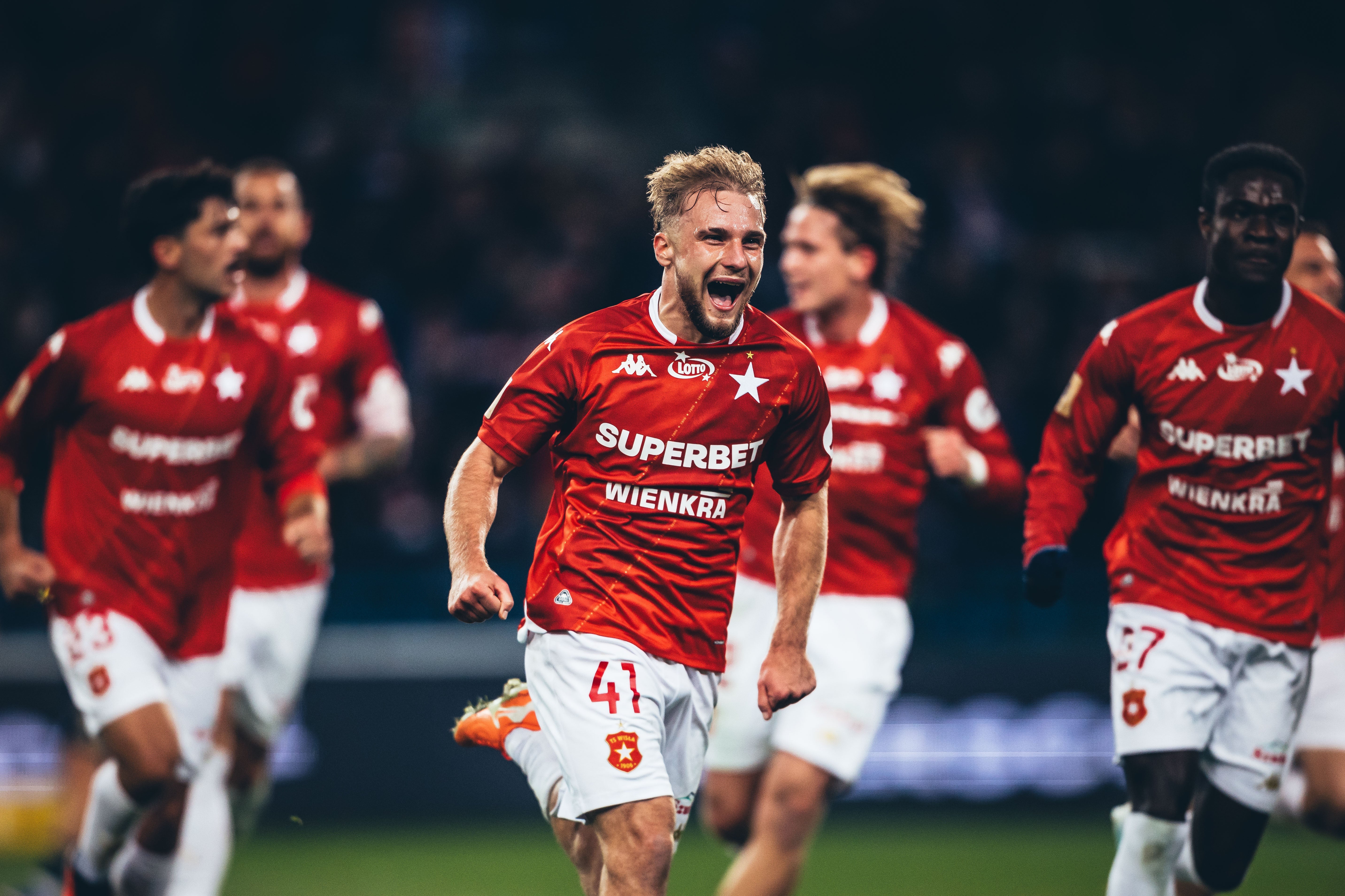 Kacper Duda bohaterem Wisły. Gol w 100. minucie i euforia na Reymonta