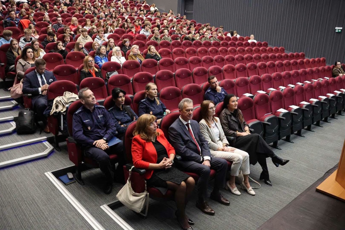 Konferencja o hejcie i przemocy w internecie w Limanowej