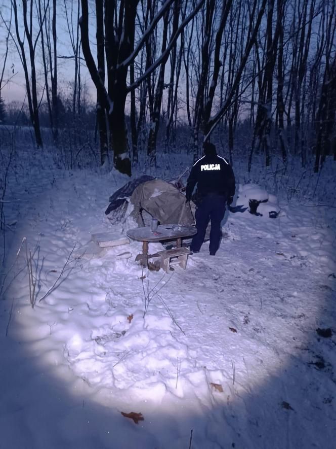 Mróz zabija. Policja apeluje do mieszkańców Małopolski