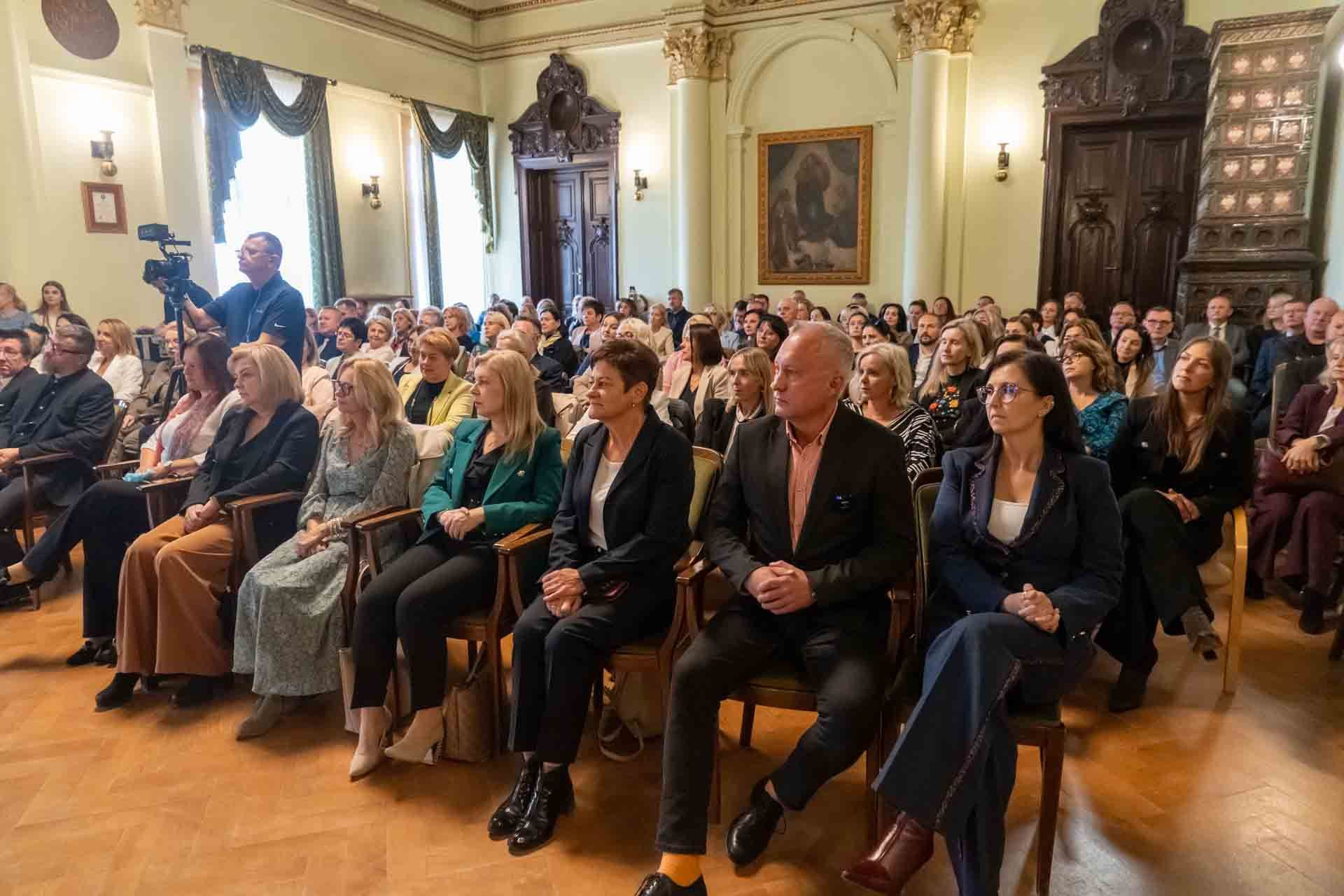 Nauczyciele z Nowego Sącza uczczeni podczas uroczystych obchodów