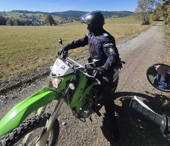 Policja patroluje lasy gminy Raba Wyżna. Kontrola wjazdów pojazdów