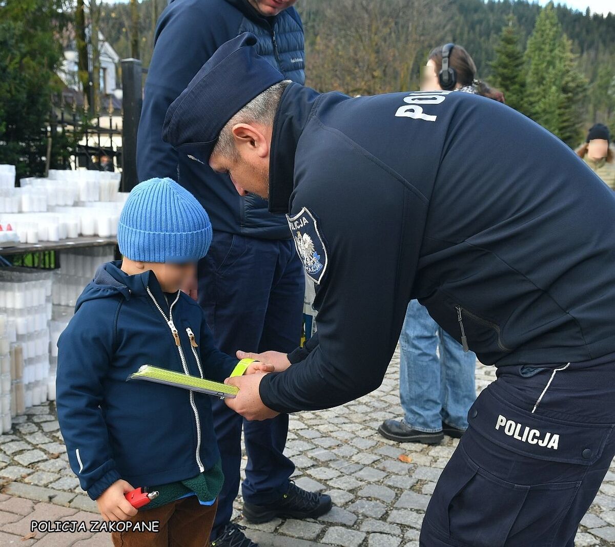 Policja przypomina: odblaski ratują życie. Akcja trwa do końca roku